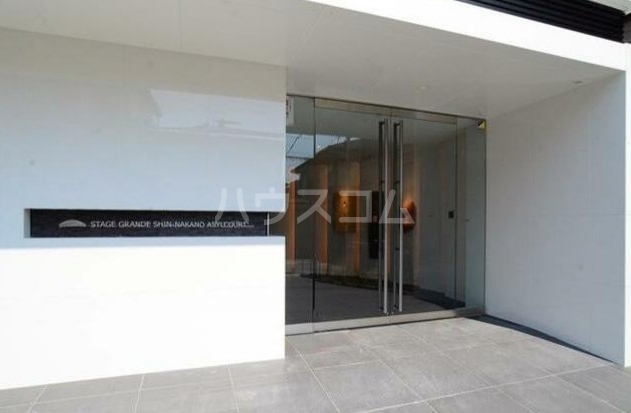 13/19 エントランス