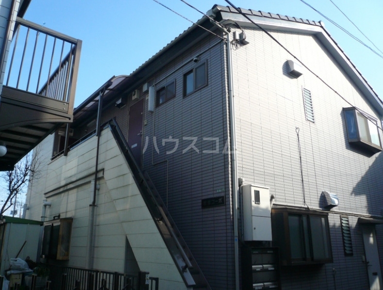 根津コーポの外観