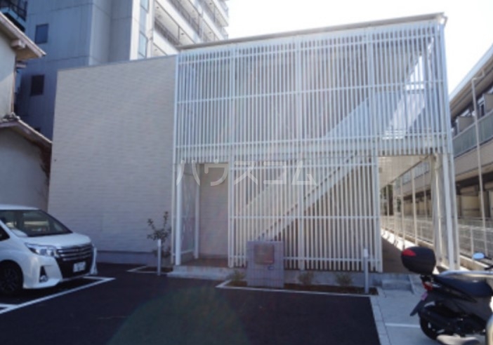 16/26 エントランス