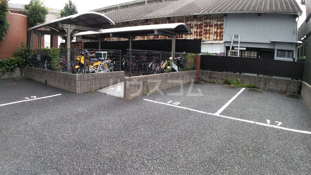 22/30 駐車場