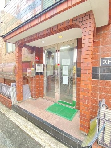 21/30 エントランス