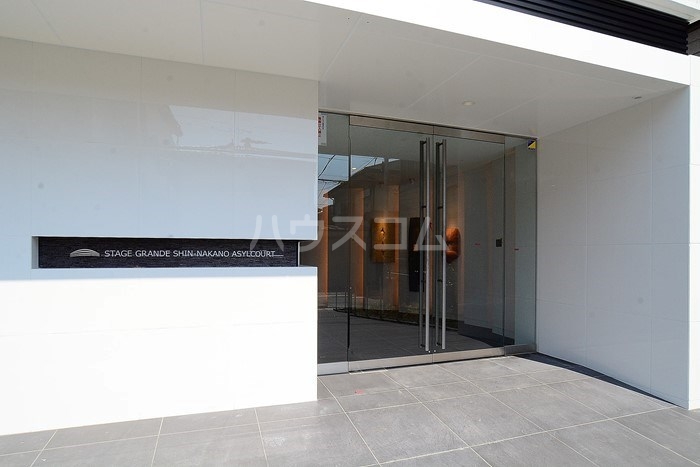 13/19 エントランス