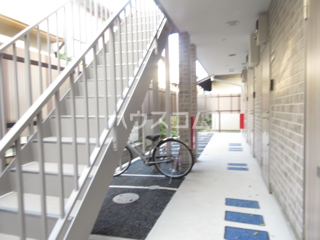 19/23 エントランス