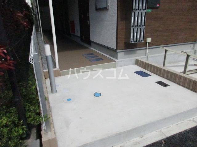 20/30 エントランス