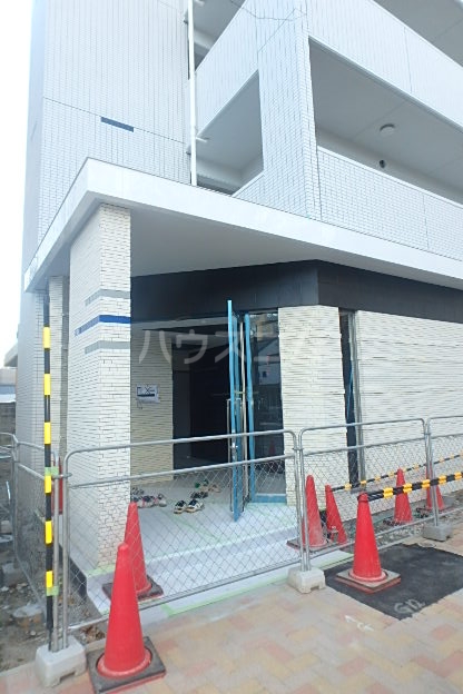 21/30 エントランス