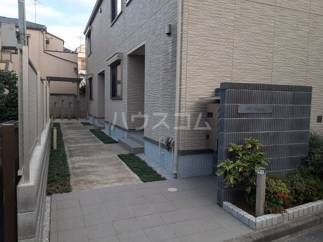 2/4 エントランス