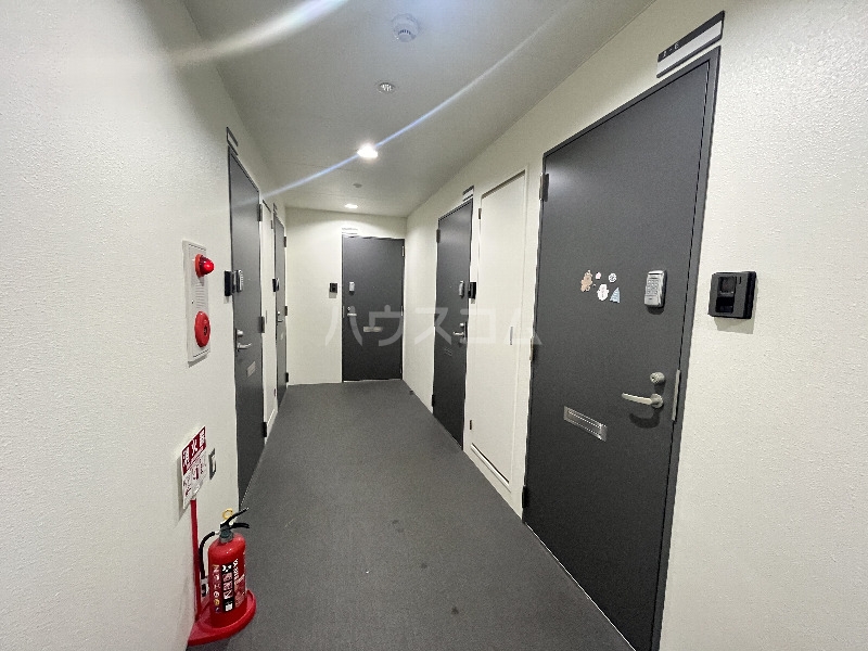 28/30 エントランス