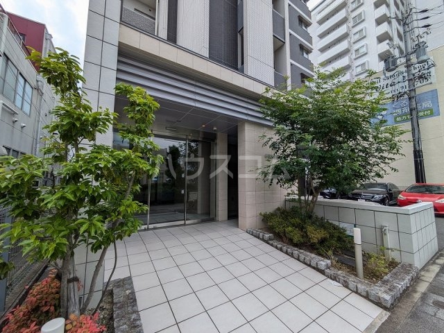 27/30 エントランス