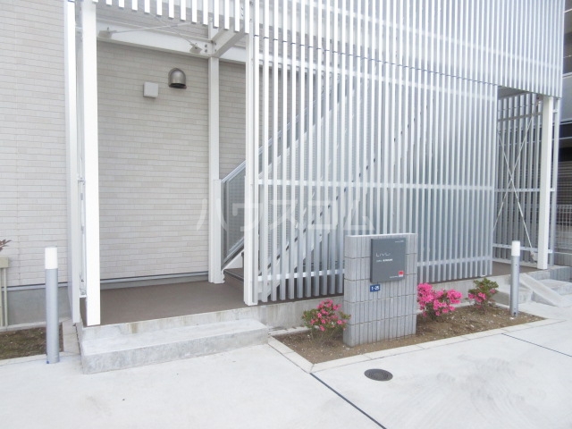 17/27 エントランス