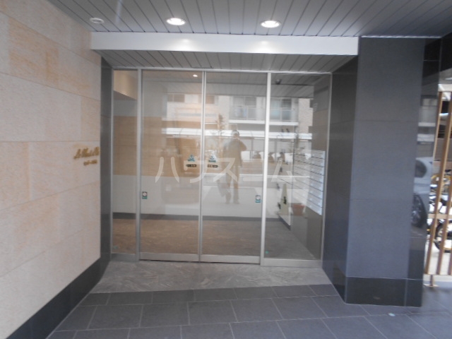 22/30 エントランス