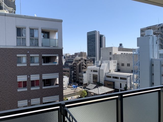 23/30 エントランス