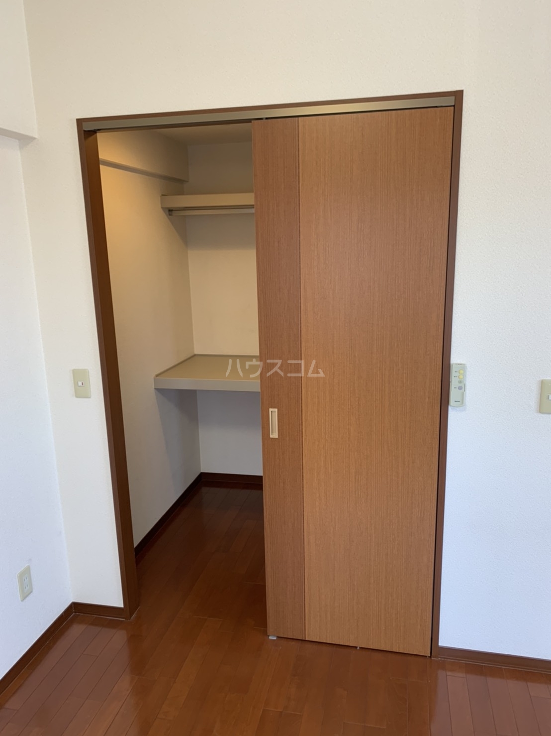 24/30 エントランス