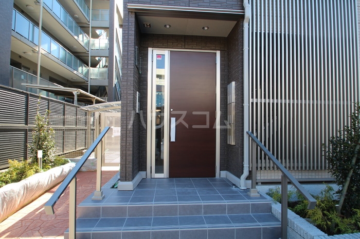 14/19 エントランス