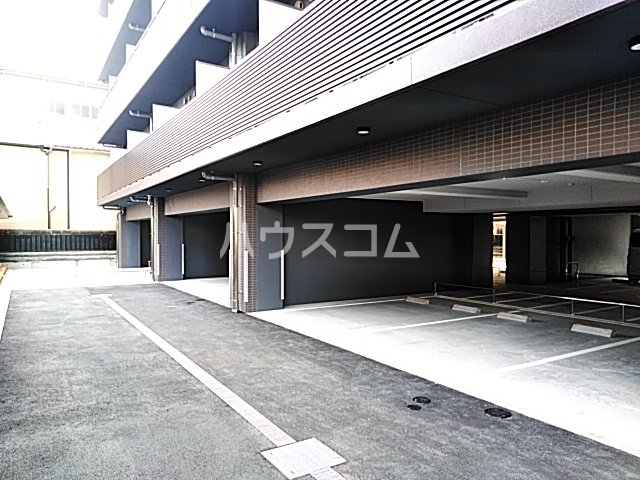 23/30 駐車場
