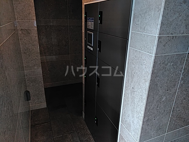 24/30 エントランス