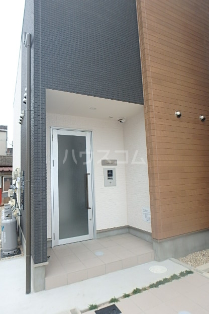 22/23 エントランス