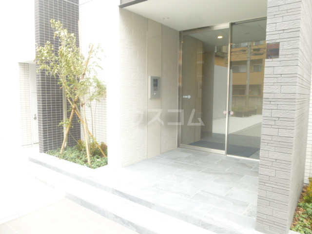 2/5 エントランス