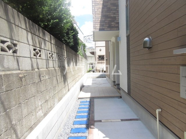 20/30 エントランス