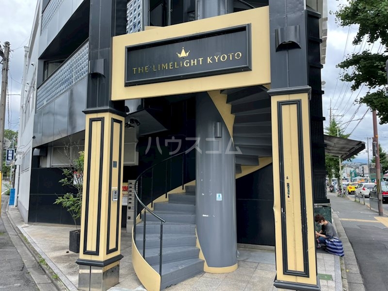 20/30 エントランス