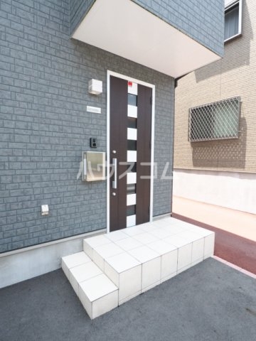 28/30 エントランス