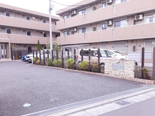 28/30 駐車場