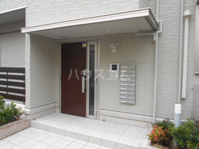 24/30 エントランス