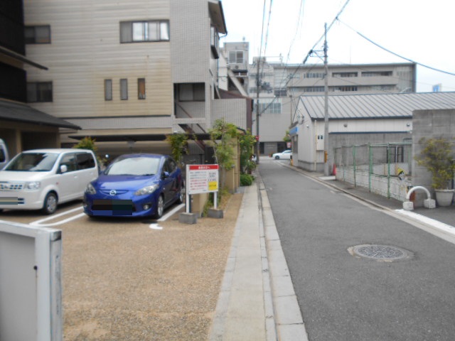 22/30 駐車場
