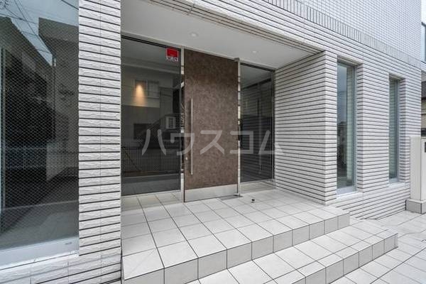 18/24 エントランス