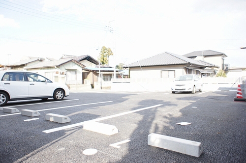 14/16 駐車場