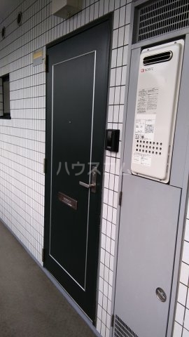 18/29 エントランス