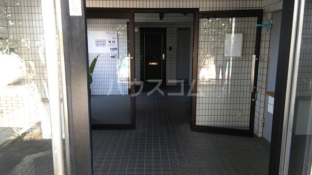 25/30 エントランス