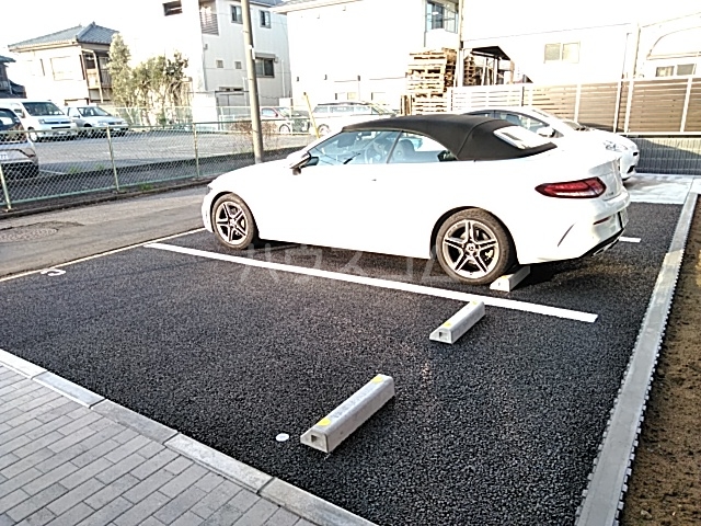 13/15 駐車場