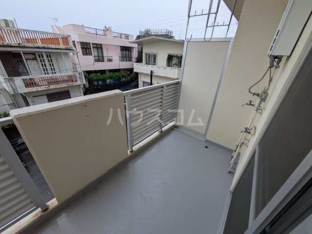 13/18 バルコニー