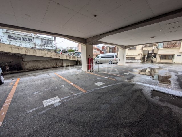17/18 駐車場