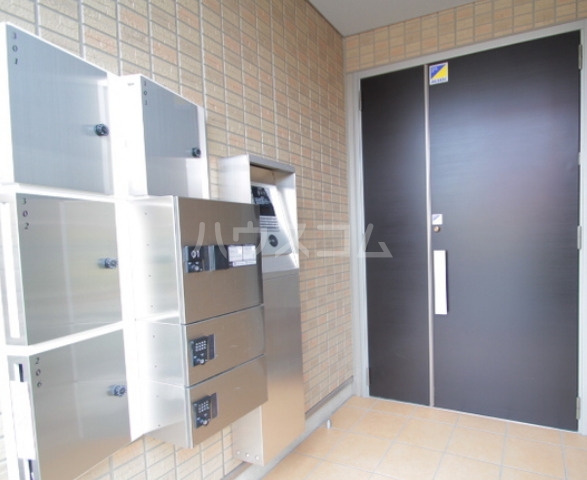 14/16 エントランス