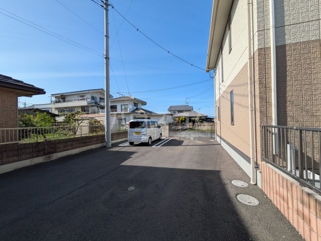 27/30 駐車場