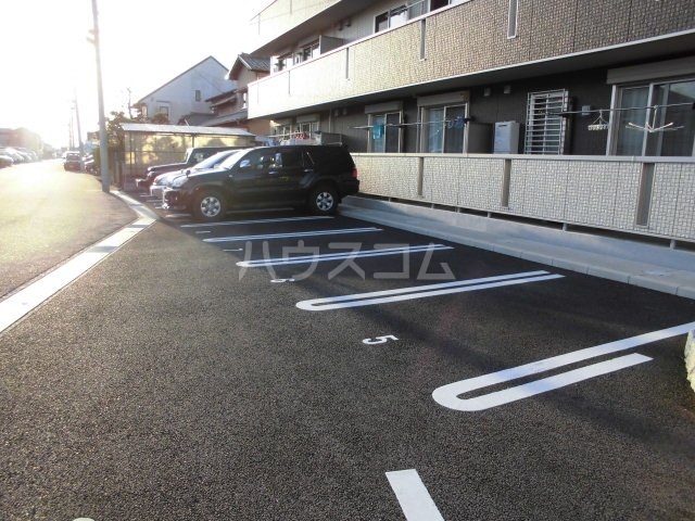22/26 駐車場