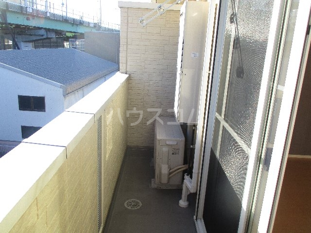 18/28 バルコニー