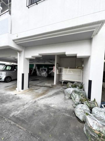 16/22 駐車場