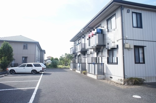 16/17 駐車場