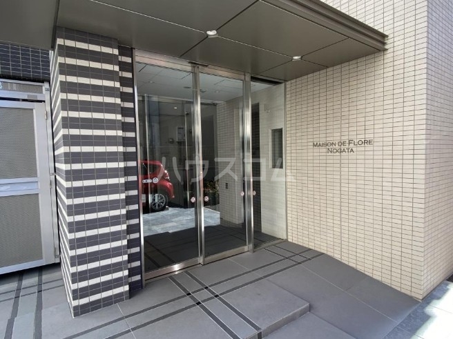 20/28 エントランス