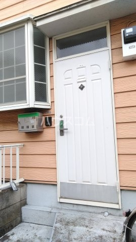 14/15 エントランス