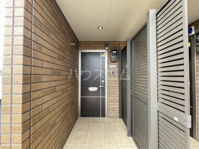 21/30 エントランス