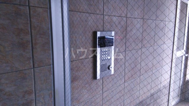 24/30 エントランス