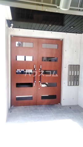 2/5 エントランス