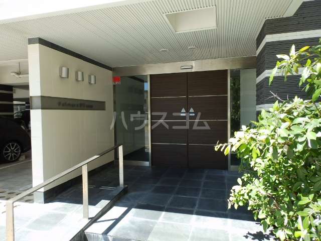 21/26 エントランス