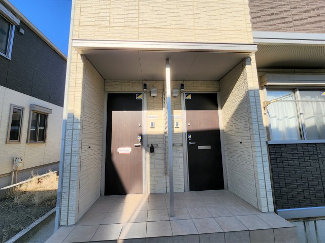 26/30 エントランス