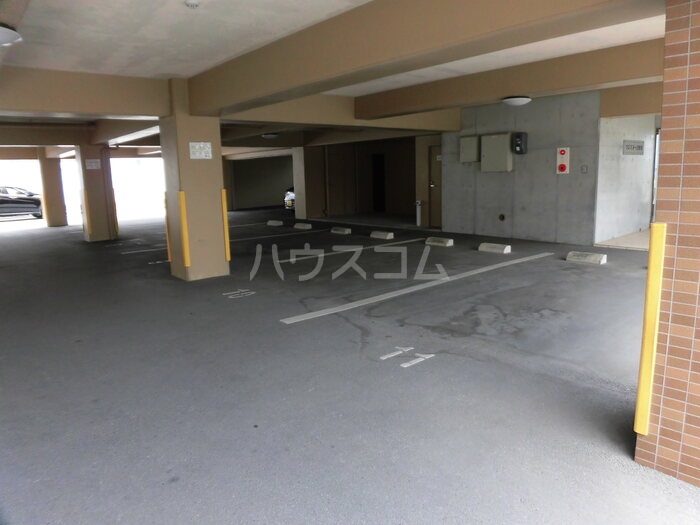 18/19 駐車場