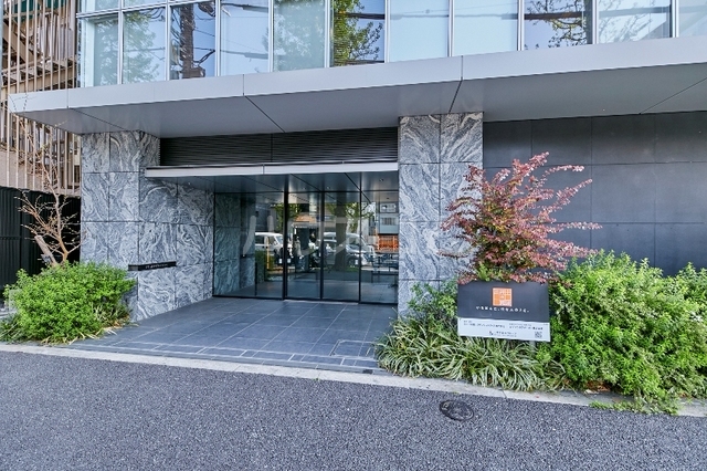 19/30 エントランス