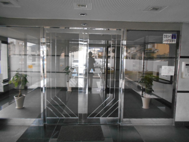 20/30 エントランス